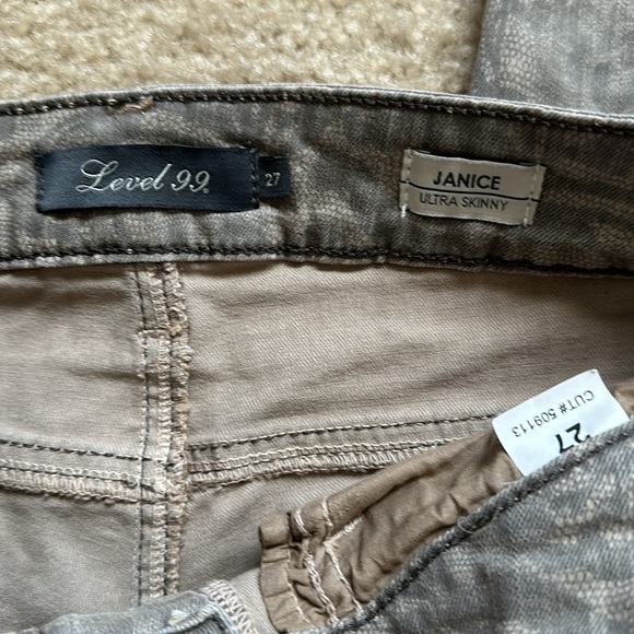 Anthropologie Level 99 “Janice Ultra Skinny” Grey Jeans Floral Lace Print - Picture 5 of 6